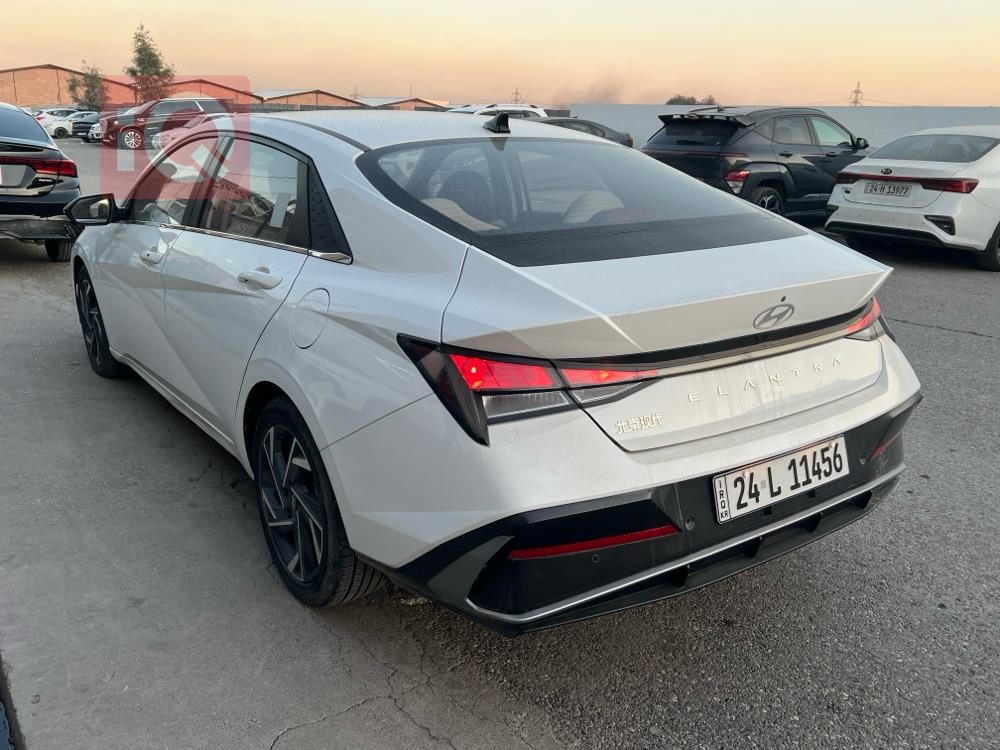 هیوندای ئەلەنترا